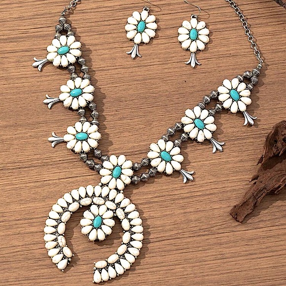 Boho Squash Blossom Turquoise Necklace, Navajo Necklace ,Squash Vintage - Picture 3 of 8